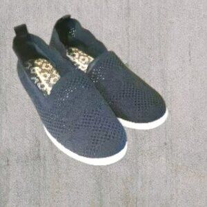 Tommy Bahama Navy Blue Embroidered Cut Outs Slip on Casual Shoes in Size 7.5